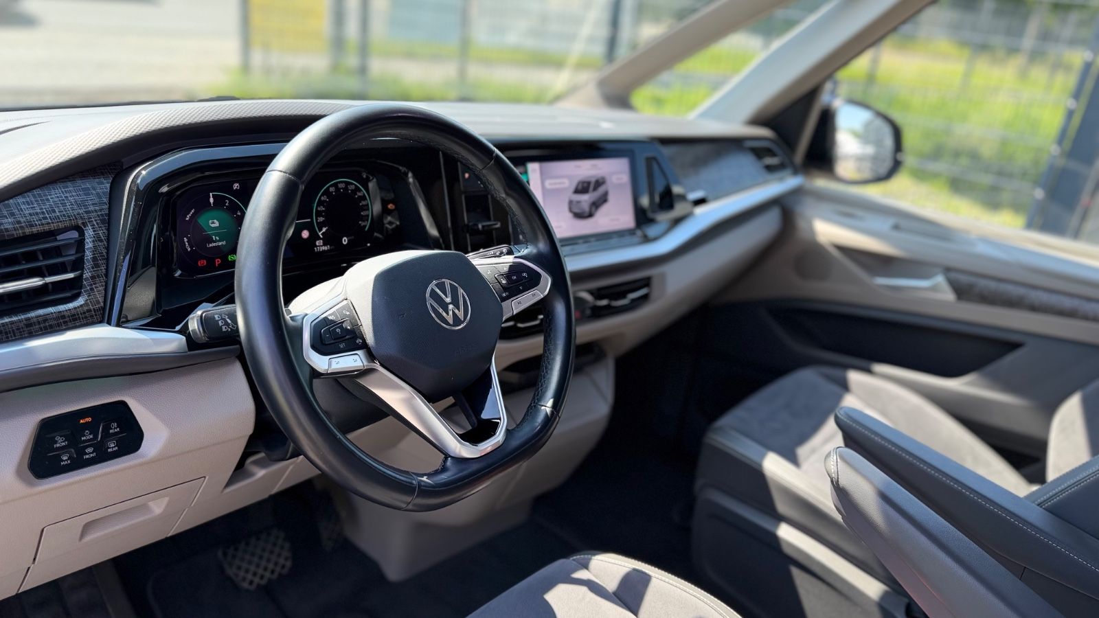 Volkswagen Multivan eHybrid lang 150PS Navi+Camera/Leder/7P imagem 2