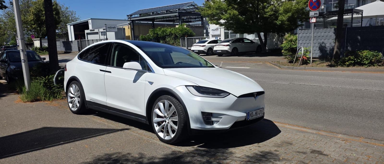 Tesla Model X Perform. Dual 90 6 Sitzer NO FREE Charge