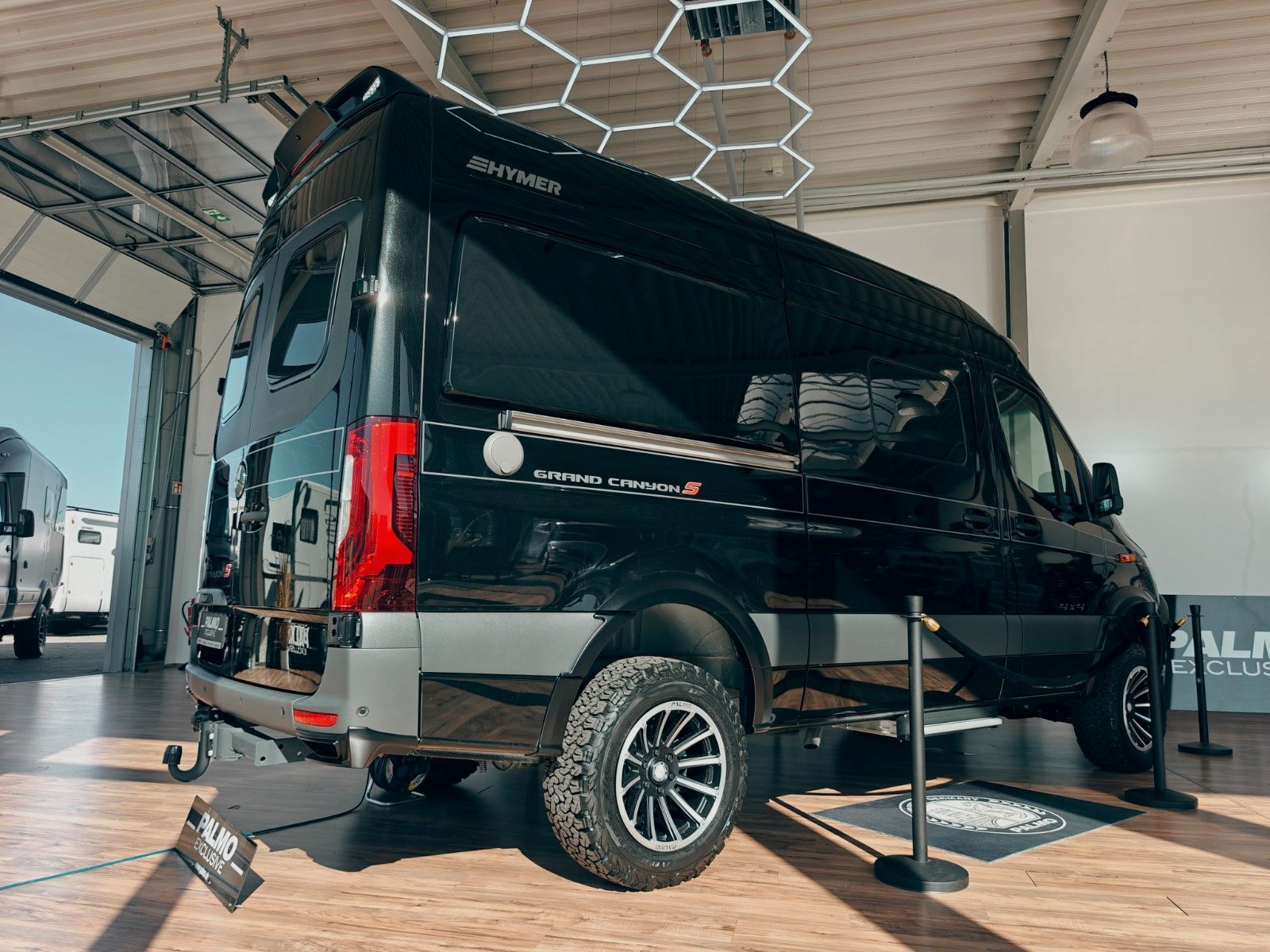 Fahrzeugabbildung HYMER / ERIBA / HYMERCAR GRAND CANYON S 4x4 MB 600 by palmo