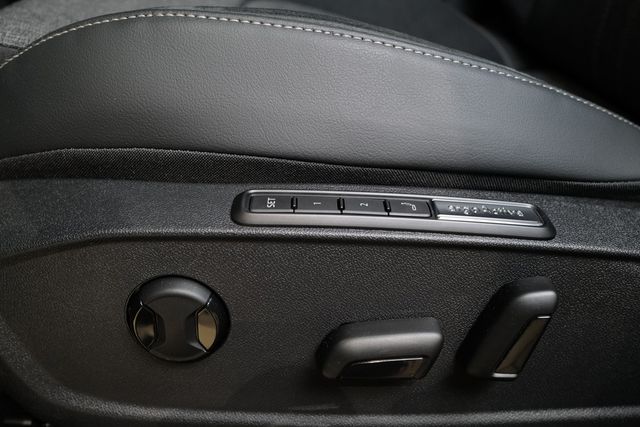 Volkswagen ID.3 Neo Style 79kWh HKardon AHK WäPump Pano 360