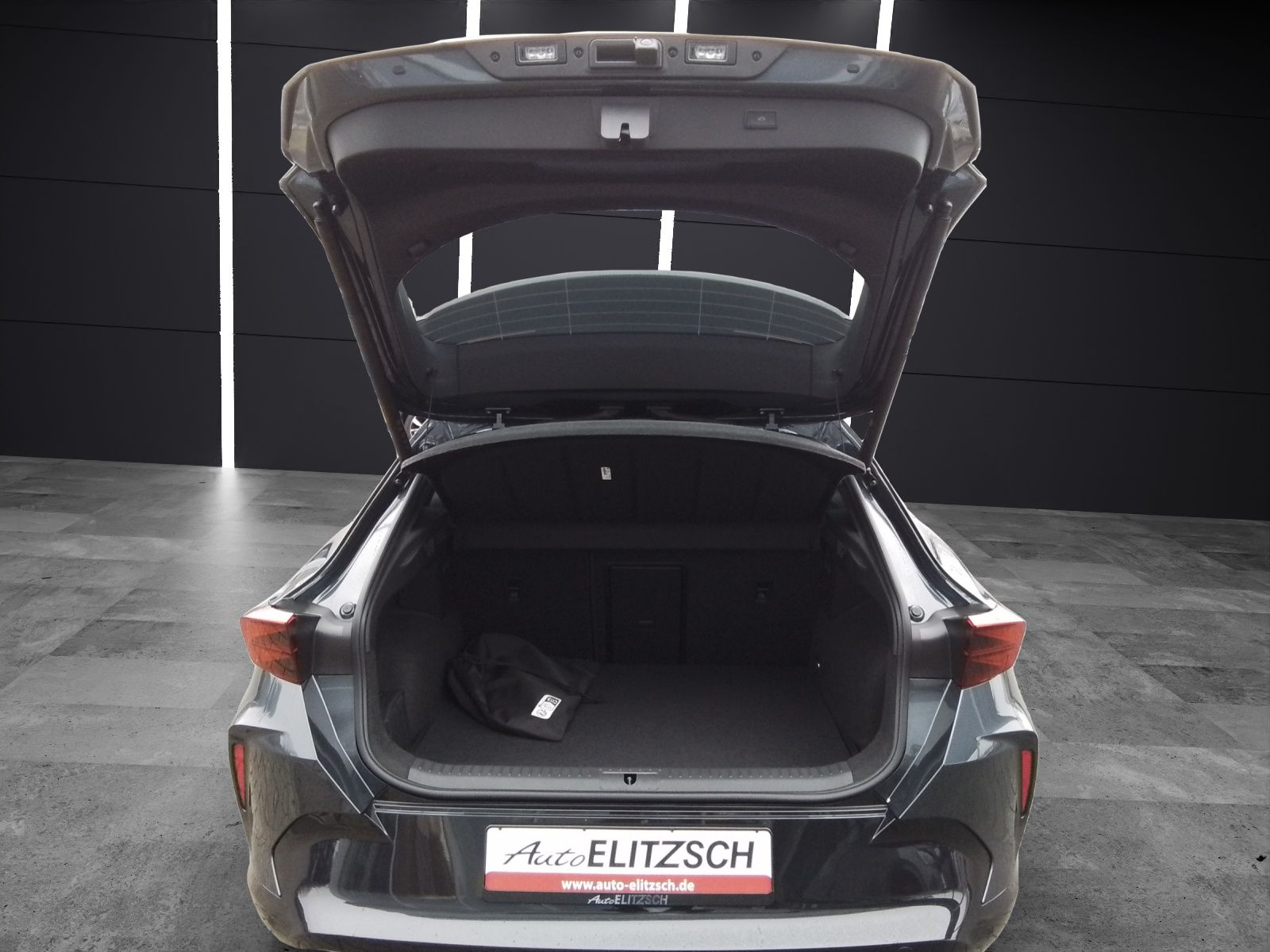 Fahrzeugabbildung CUPRA Formentor VZ 1.5 TSI e-Hybrid 200 kW AHK