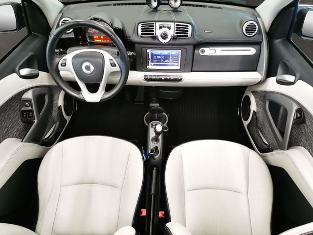 Smart forTwo Brabus Cabrio Navi Tagfahrlicht SHZ 17"Al