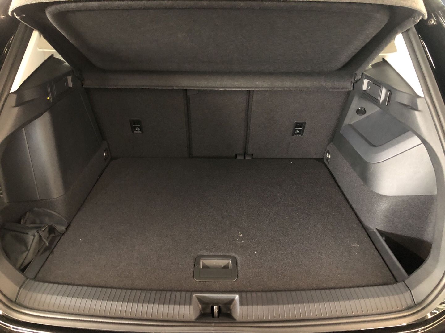 Fahrzeugabbildung Volkswagen Tiguan TSI 150 kW Elegance 1.5 eHybrid DSG AD AH