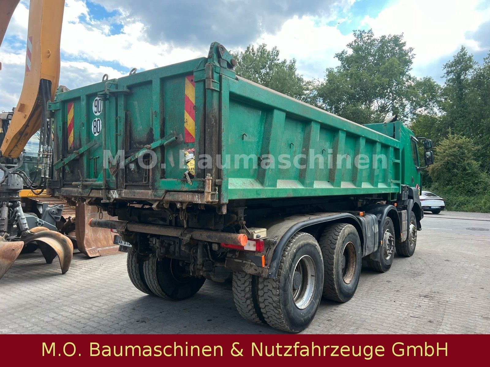 Fahrzeugabbildung Renault Kerax 450.42 / 8x4 / Bordmatik / Blatt/Blatt