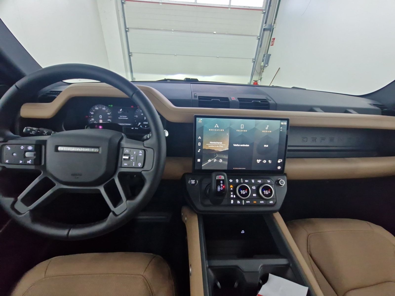 LAND ROVER Defender 90 D350 X-Dynamic SE AHK Matrix 22-Zoll – Bild 13