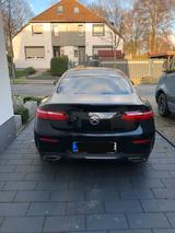 Mercedes-Benz E 200 Autom. - AMG Exterieur - Mercedes-Benz E 200 in Duisburg