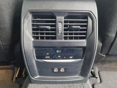Fahrzeugabbildung BMW 320dA xDrive Touring Navi LED SiHz Tempo PDC AHK