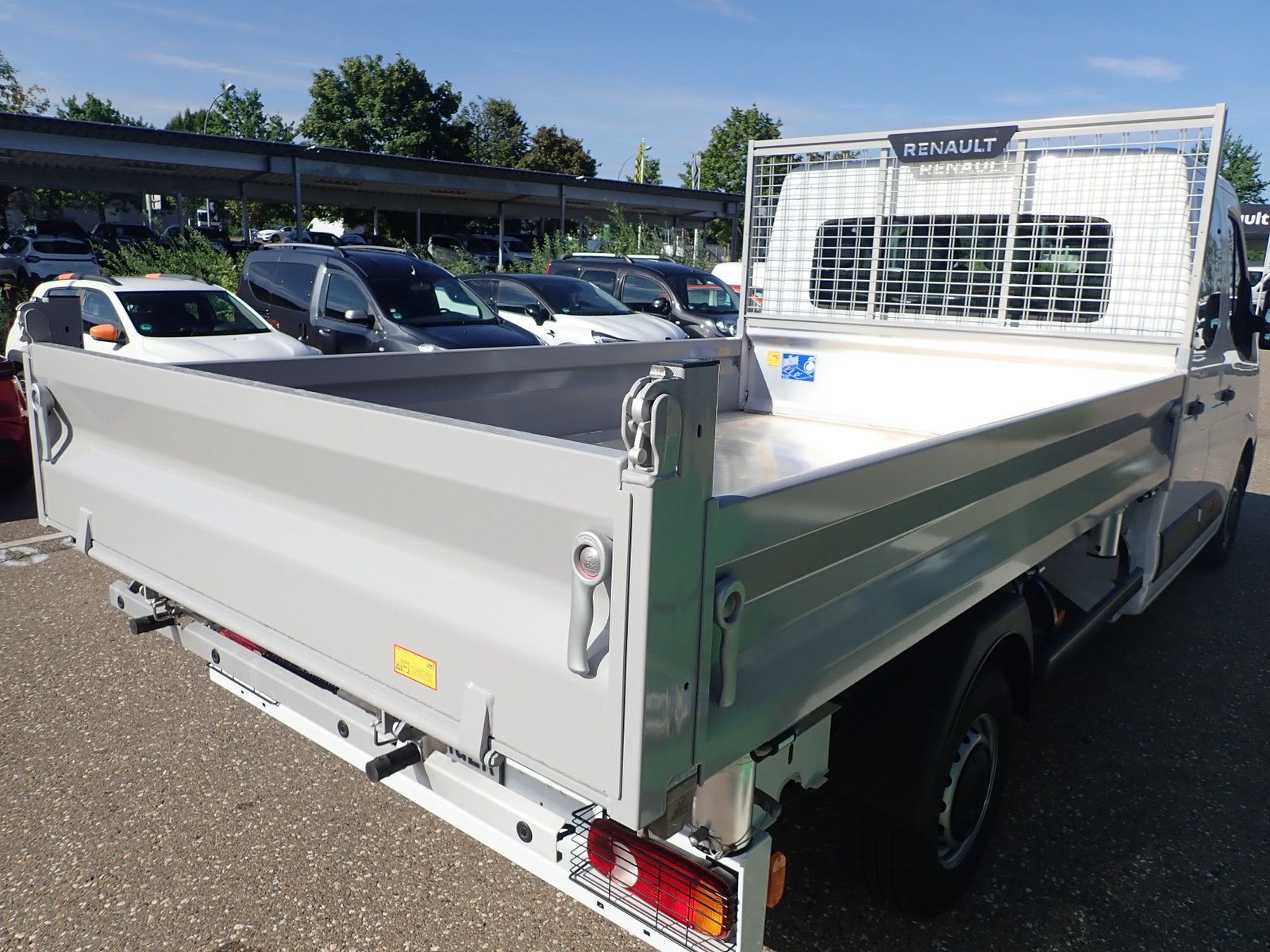 Fahrzeugabbildung Renault Master Werkseitige Umbauten FWD 3-Seitenkipper D