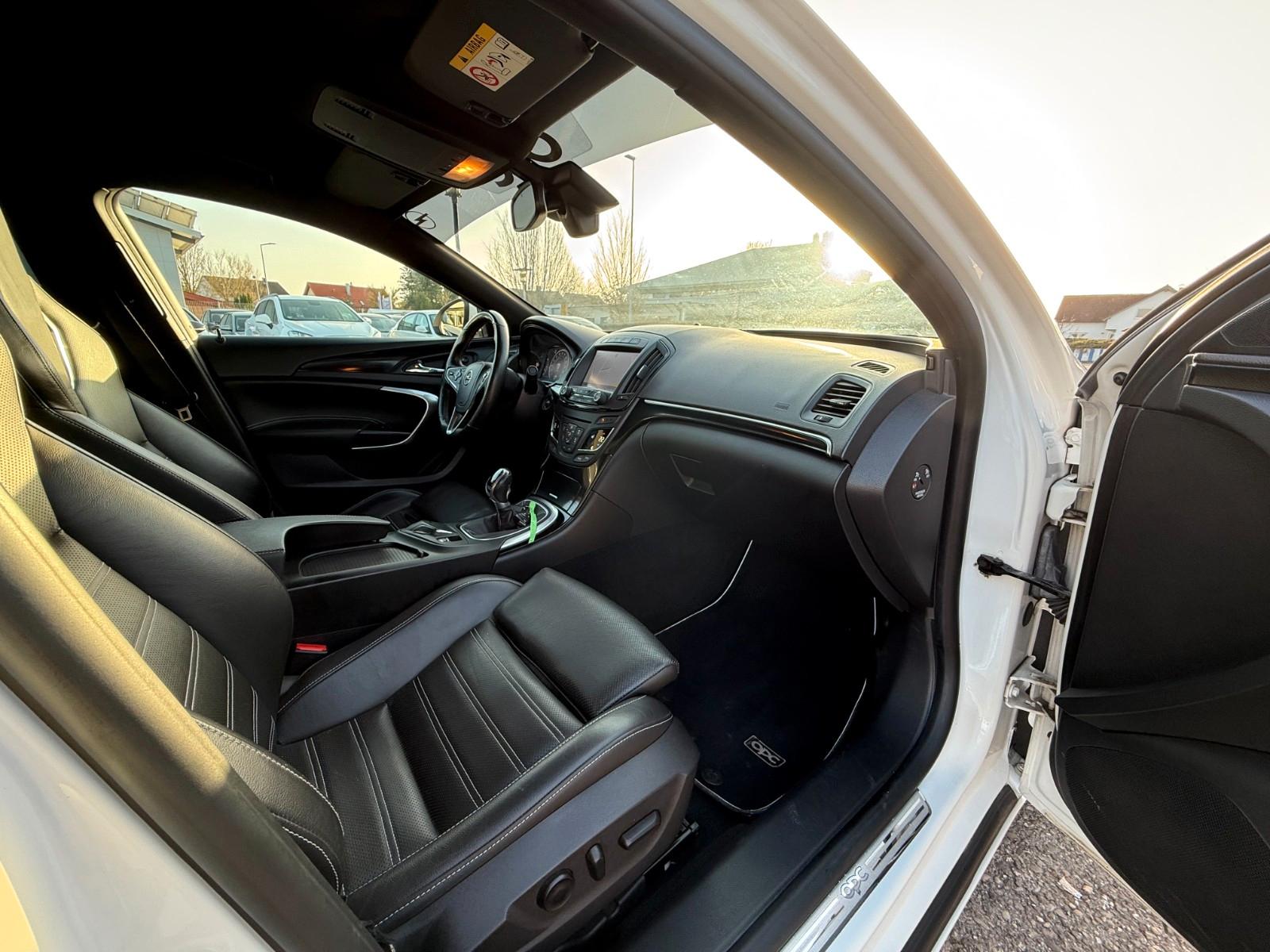 Opel Insignia OPC 2.8 V6 Turbo | 325 ch | BVM | Sièges Recaro cuir | GPS | Caméra de recul | Xénon | Volant chauffant