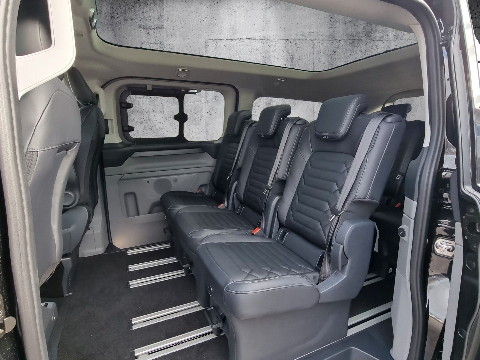 Fahrzeugabbildung Ford Tourneo Custom Bus 320 L2 Tourneo Titanium X AWD