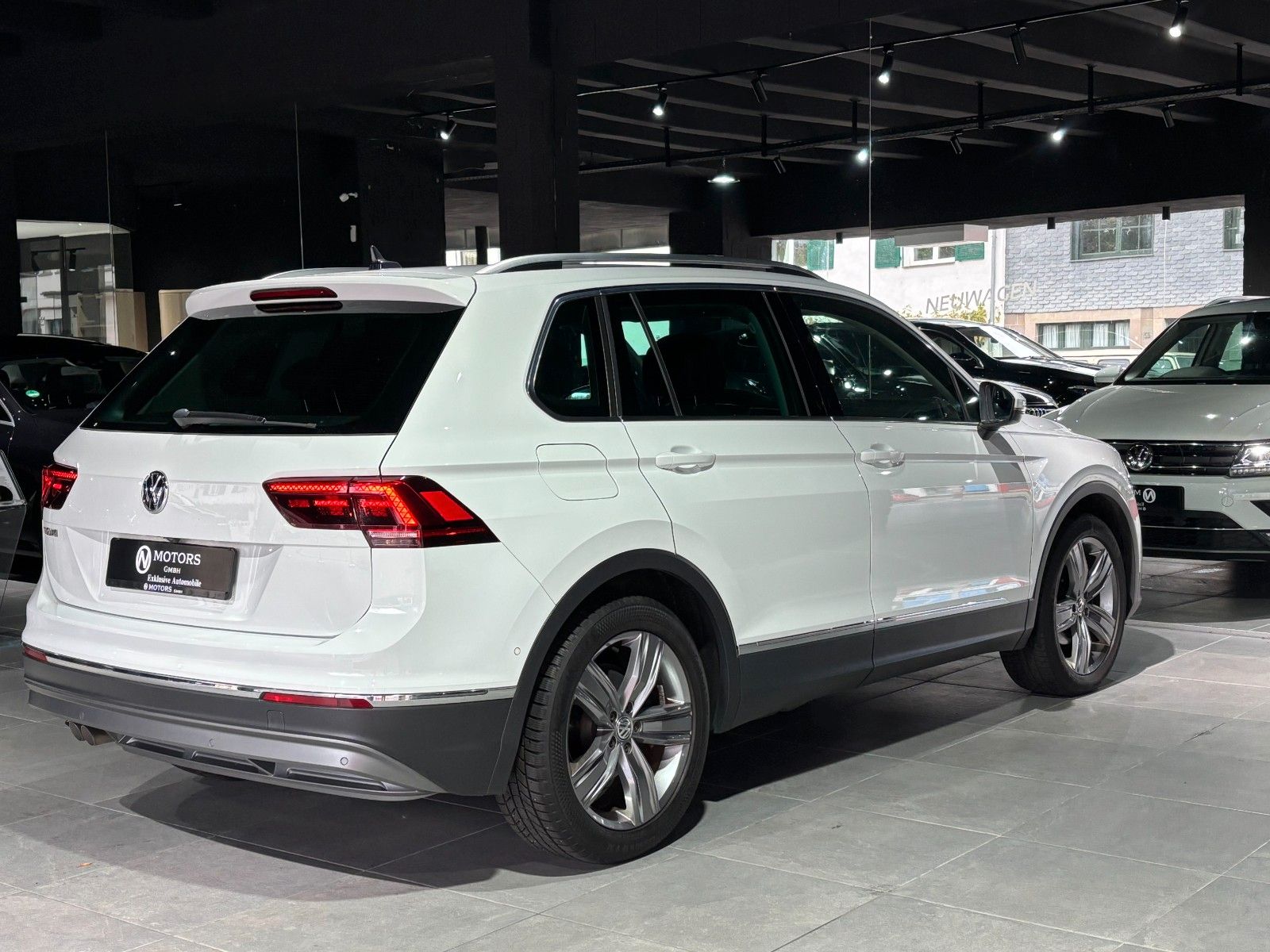 Fahrzeugabbildung Volkswagen Tiguan Highline *CarPlay*Kamera*LED*SHZ*Navi