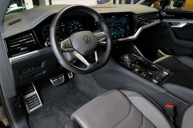 Volkswagen Touareg 3.0TDI R-Line Allradlenk AHK StdHz Keyle