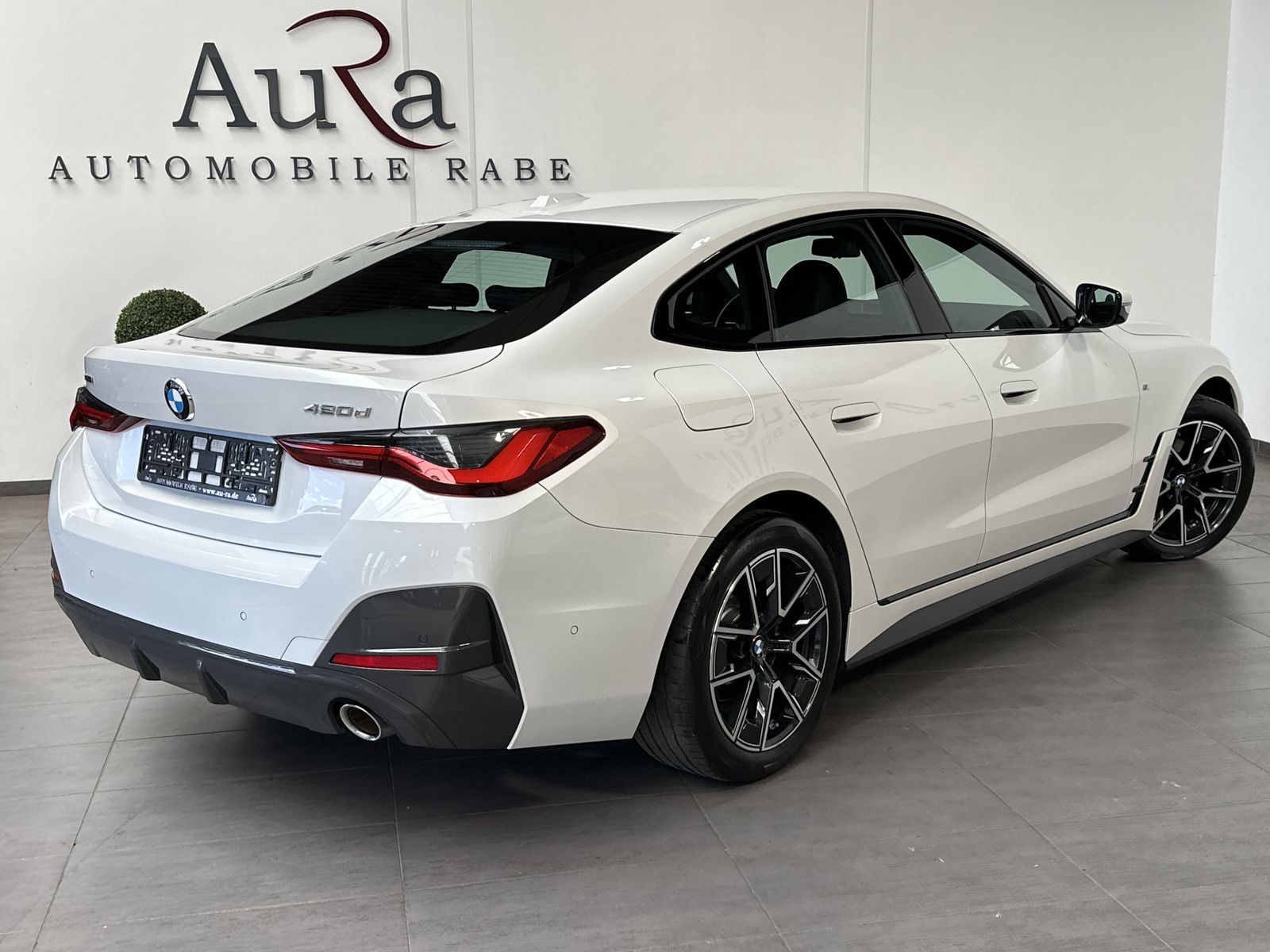 Fahrzeugabbildung BMW 420d Gran Coupé xDrive M-Sport NAV+LED+H&K+KAMER