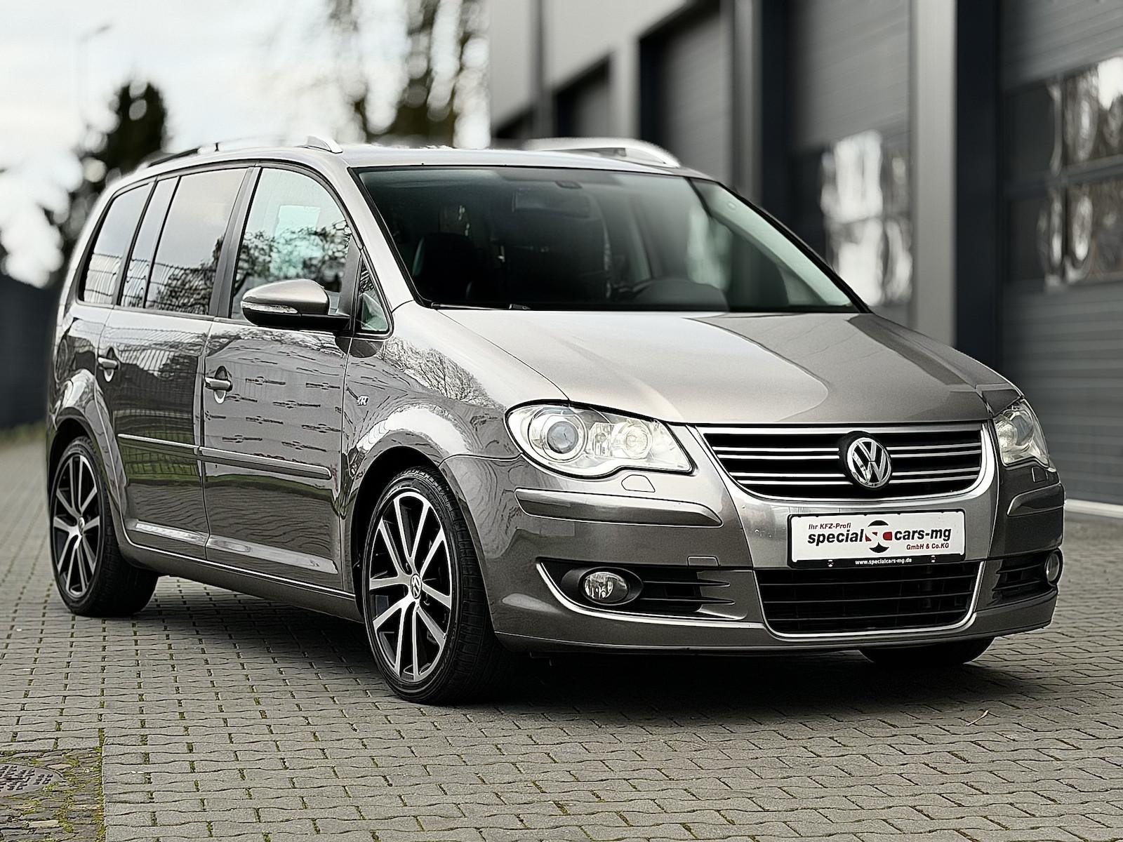 Volkswagen Touran R-Line / Leder / 7Sitze / 1.Hd / Navi