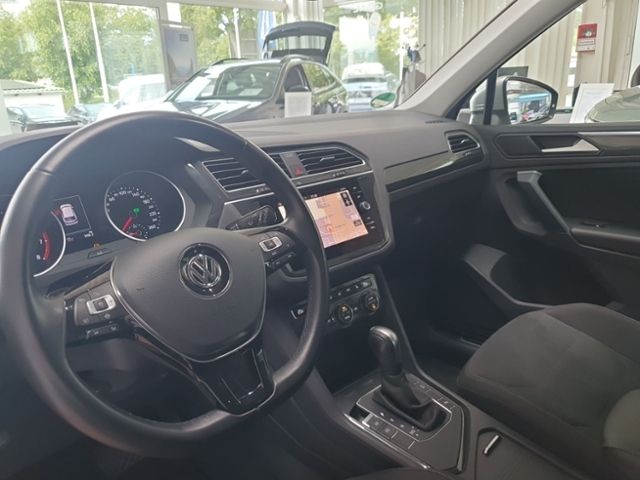 Fahrzeugabbildung Volkswagen Tiguan 1.5 TSI DSG Highline R-Line LED NAVI El.H