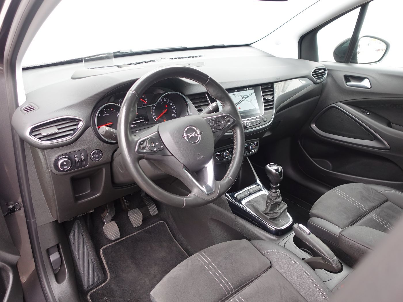 Fahrzeugabbildung Opel Crossland 1.2 Turbo Ultimate HUD,KlimaA,LED,Navi
