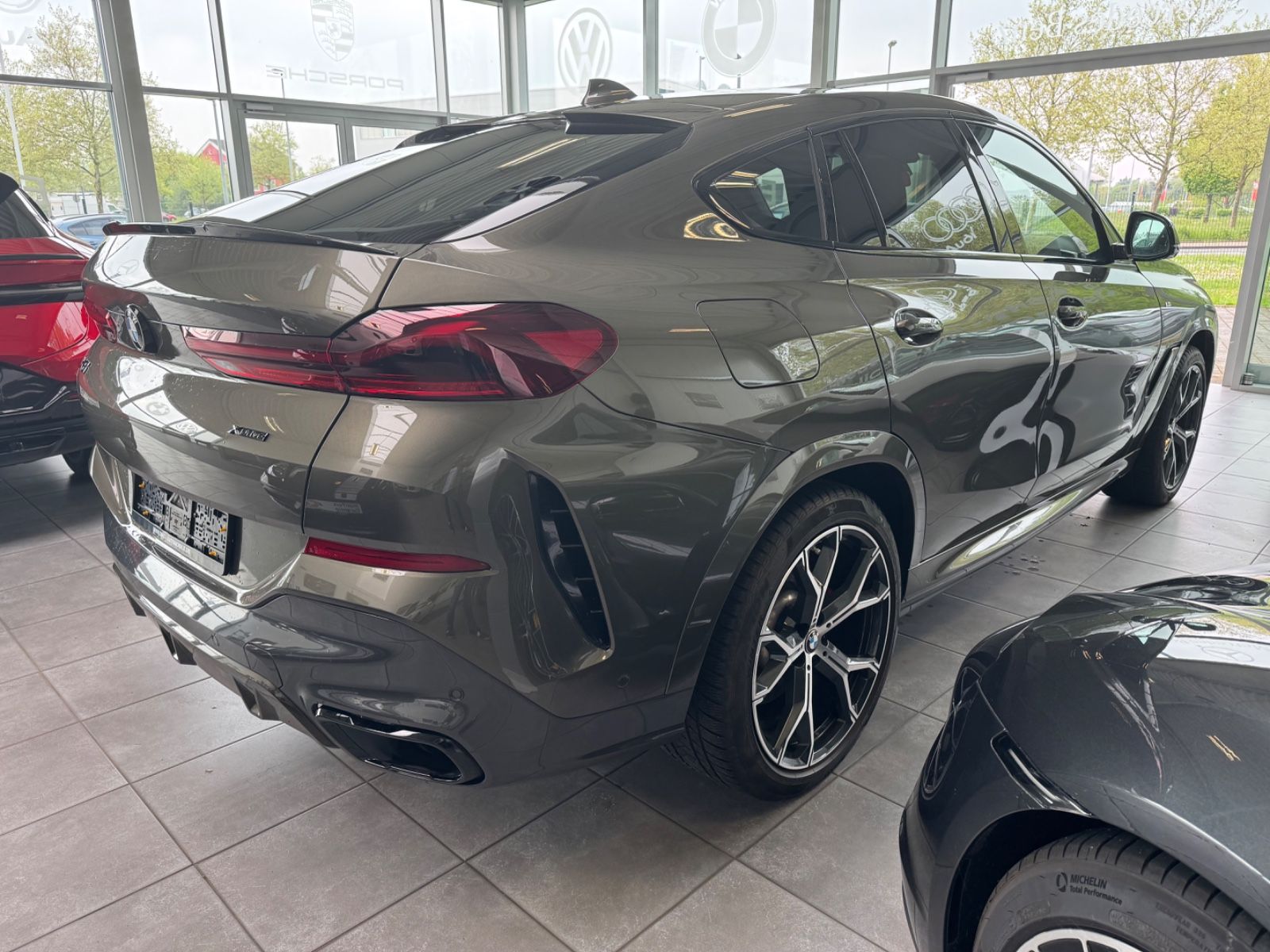Fahrzeugabbildung BMW X6 xDrive 40 i M Sport/Carbon/Vollausstattung!