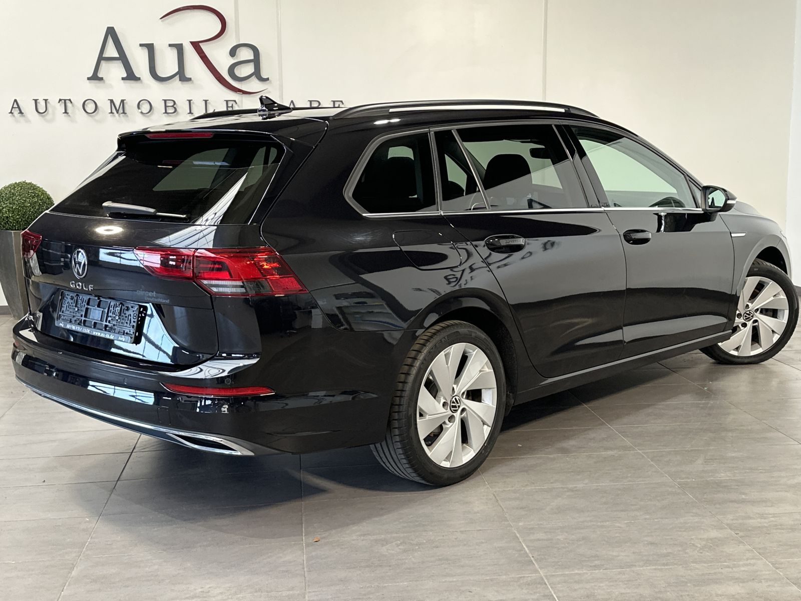 Fahrzeugabbildung Volkswagen Golf Variant 2.0 TDI DSG Style NAV+LED+AHK+KAM
