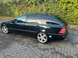 Mercedes-Benz Mercedes C klass 320 v6 T-Modell - Mercedes-Benz S 320 aus 2005