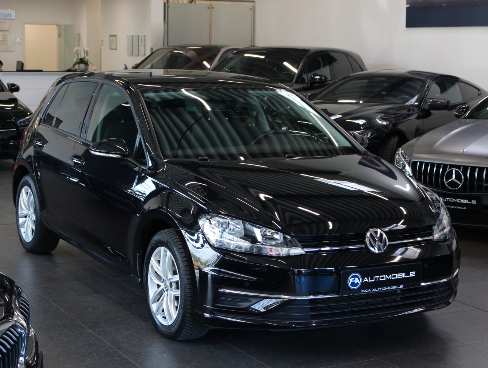 Fahrzeugabbildung Volkswagen Golf 1.0 TSI BMT DSG Comfortline