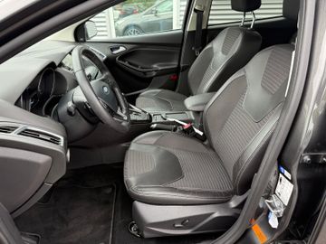 Ford Focus Turnier Titan.+Autom.+Xen+AHK++Navi+SHZ+Ka