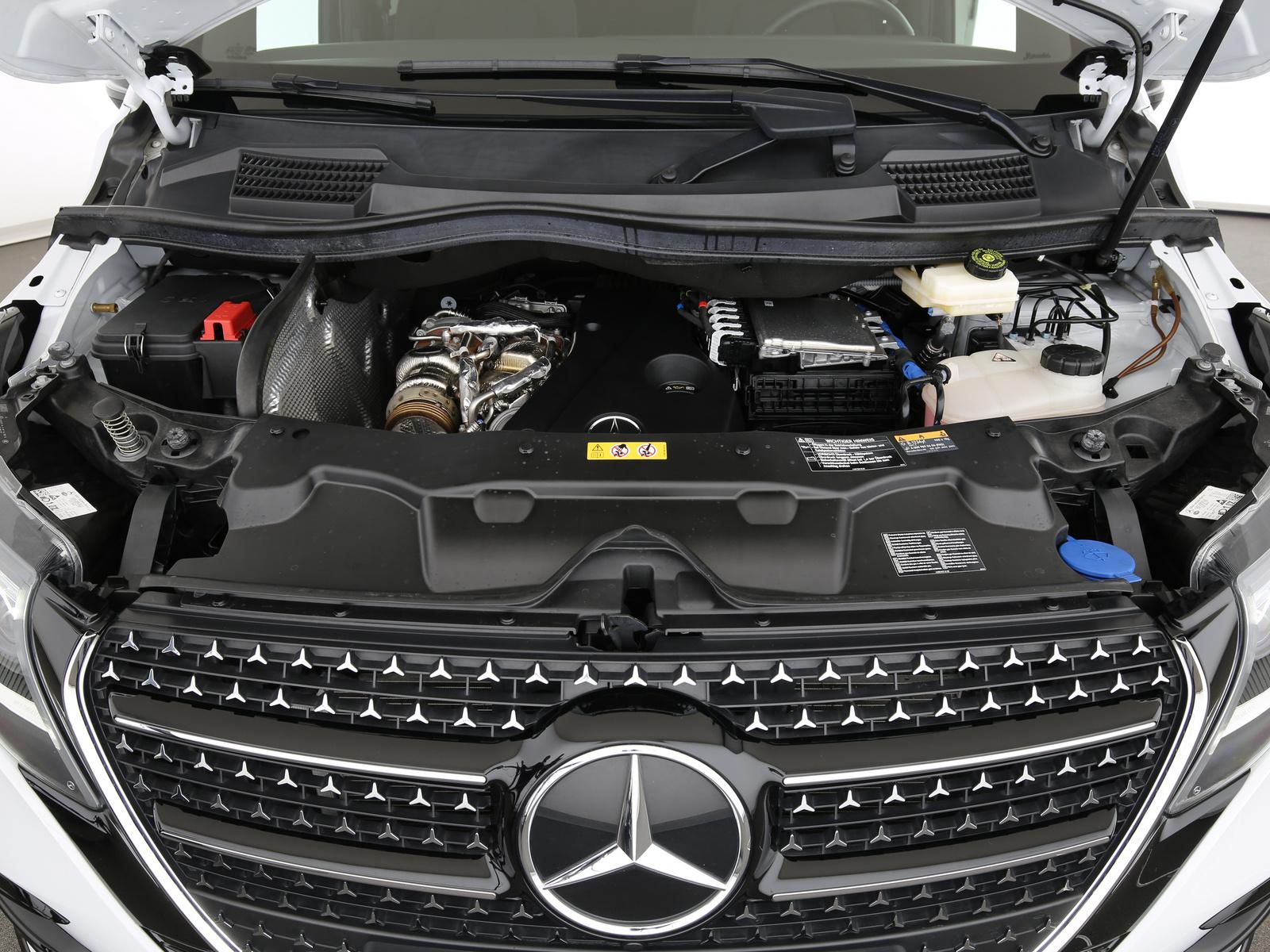 Mercedes-Benz V 250 d lang AMG-Line  LED Navi AHK ACC Kamera A