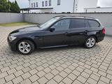 BMW Ich verkaufe einen BMW 320d - BMW 320 aus 2009: Kombi, 320i