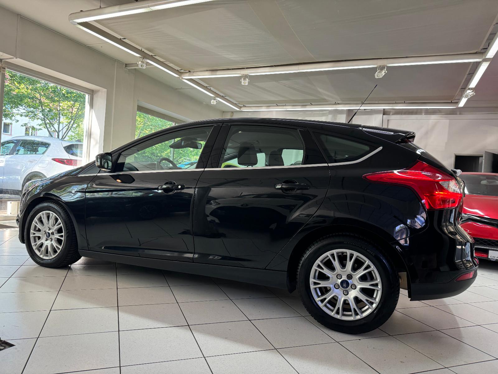 Ford Focus 1.6Lim. Titanium PDC Klimaautom. TüV 12-26