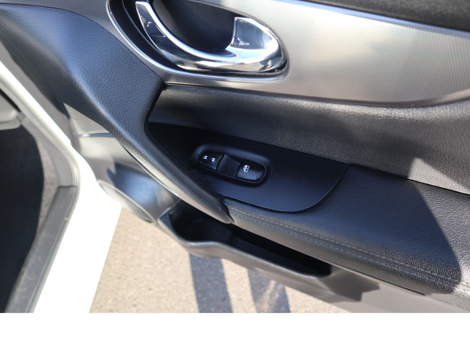 Fahrzeugabbildung Nissan Qashqai N-Connecta Navi Tempo Scheckheftgepflegt