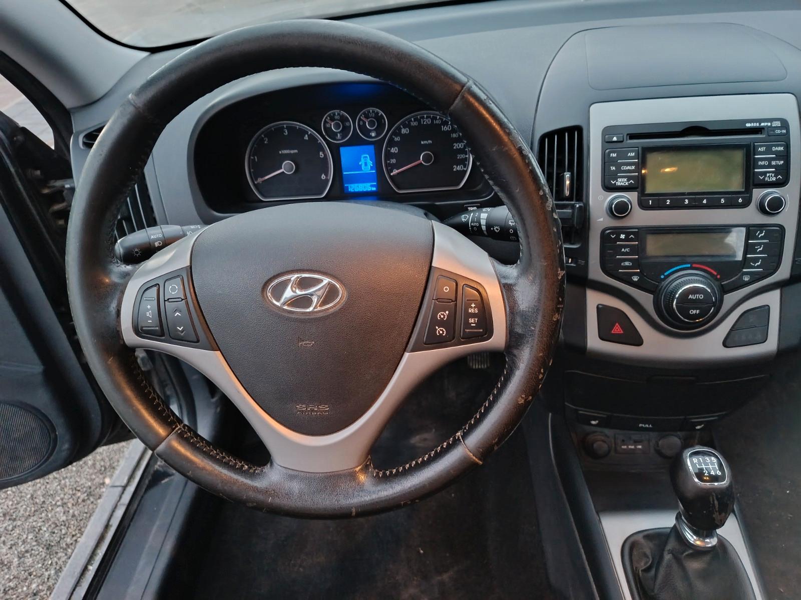 Hyundai i30 2011 — photo 6