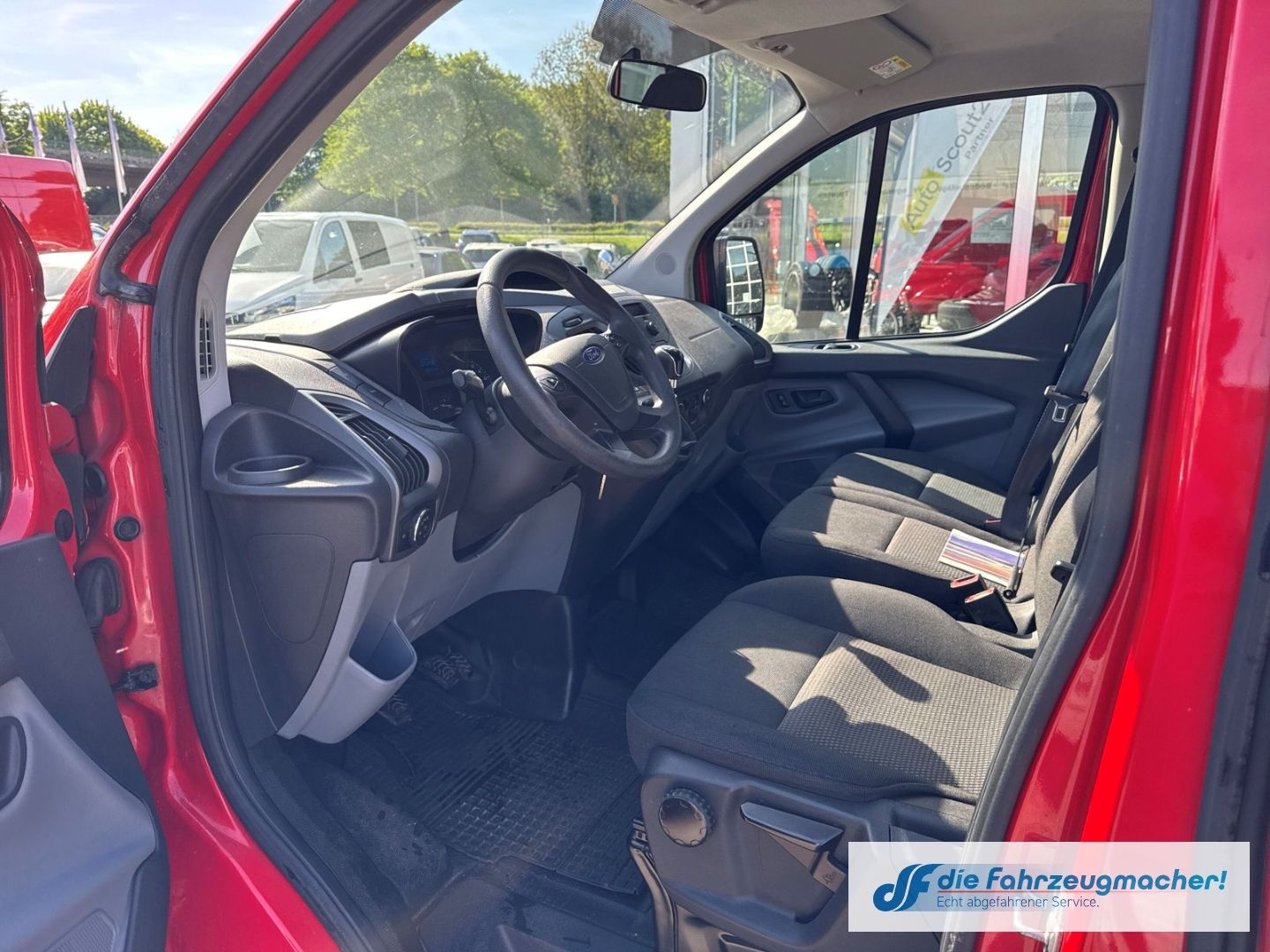 Fahrzeugabbildung Ford Transit Custom Kombi 300 L1 2.2 TDCi *1847 *EXPO