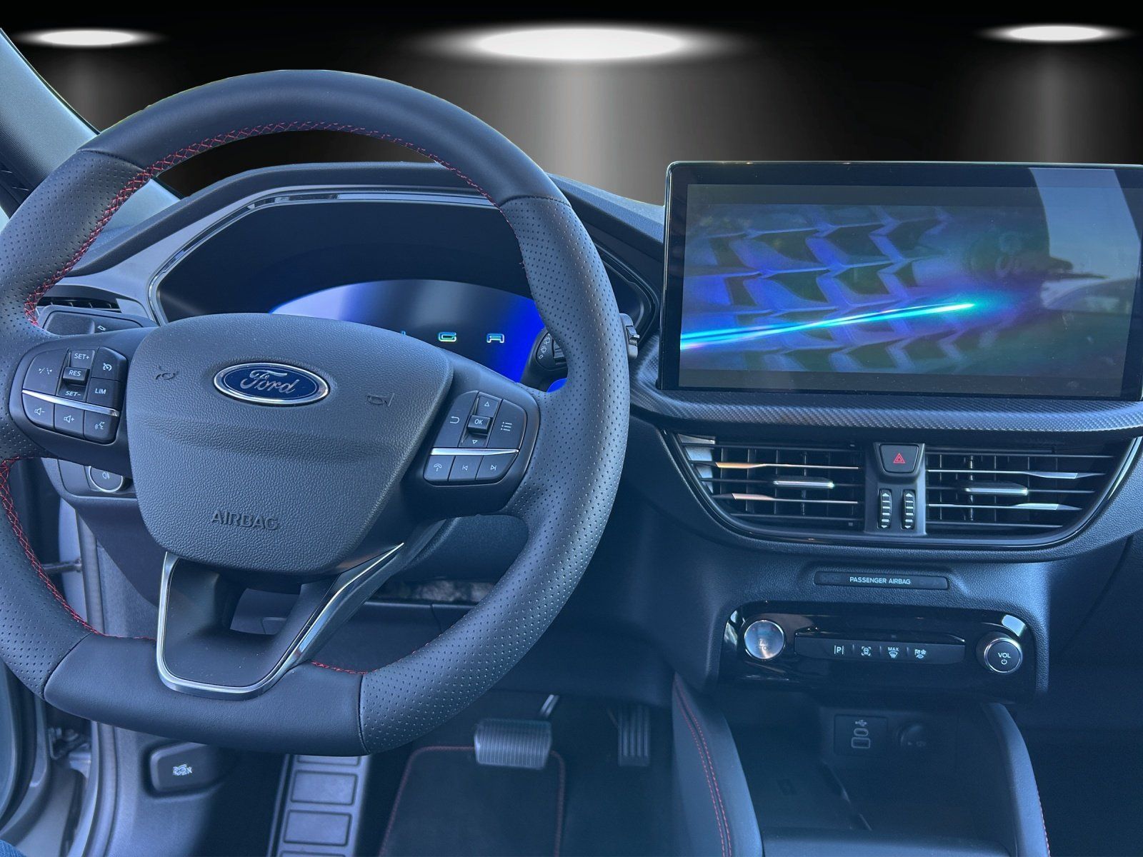 Fahrzeugabbildung Ford Kuga ST-Line FHEV Winter P. LM 19Z 360 Kamera