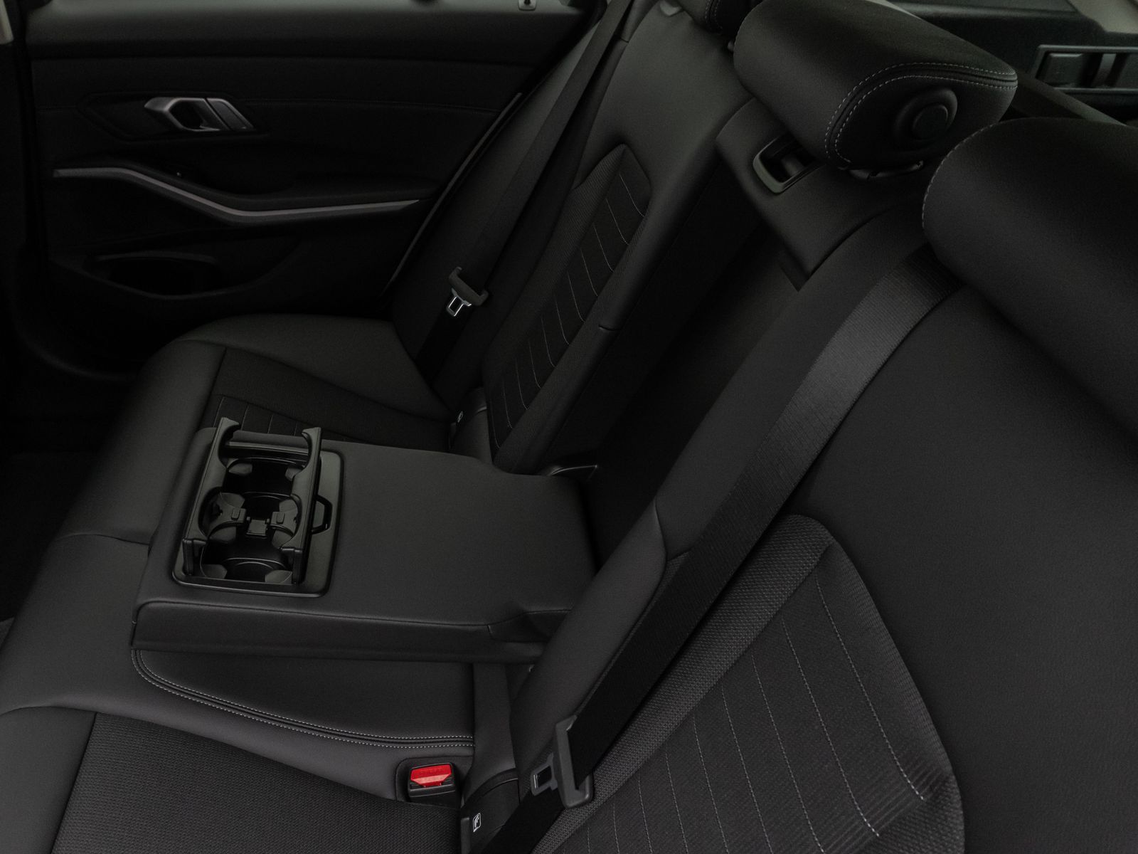 Fahrzeugabbildung BMW 320e Kamera Leder DAB Alarm DrivAssistent Sport