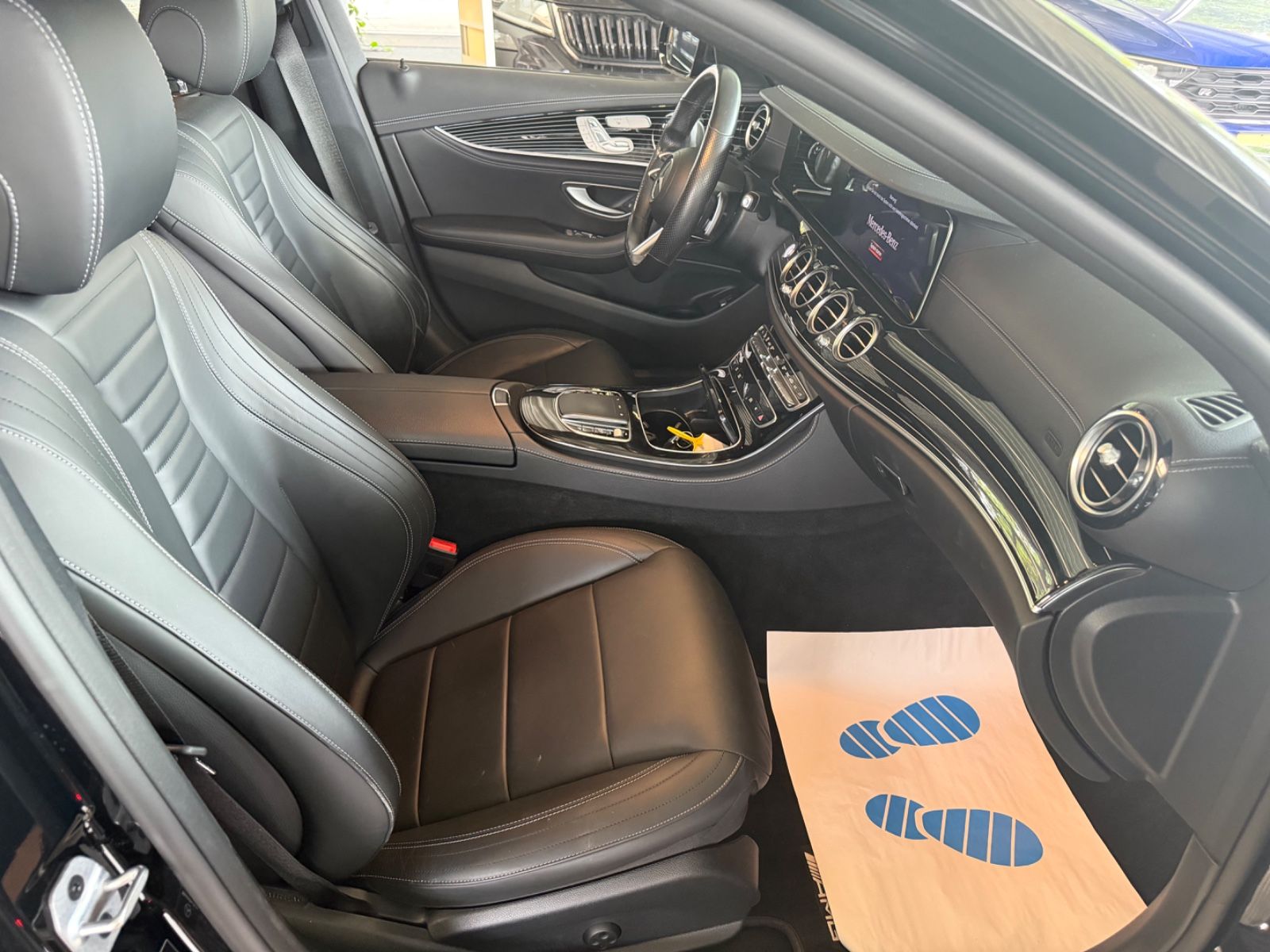 Fahrzeugabbildung Mercedes-Benz E 400 4Matic*AMG-Line*Burmester