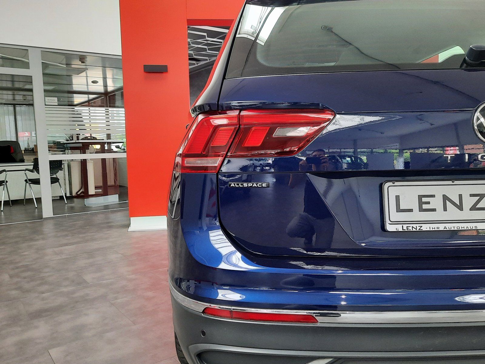 Fahrzeugabbildung Volkswagen Tiguan Allspace Life TDI DSG *AHK*Navi*LED*PDC*