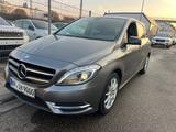 Mercedes-Benz B 180 AMG Sport-Paket+Night Paket /46.000KM/ - Mercedes-Benz Limousine 180 AMG paket mit Benzin-Antrieb