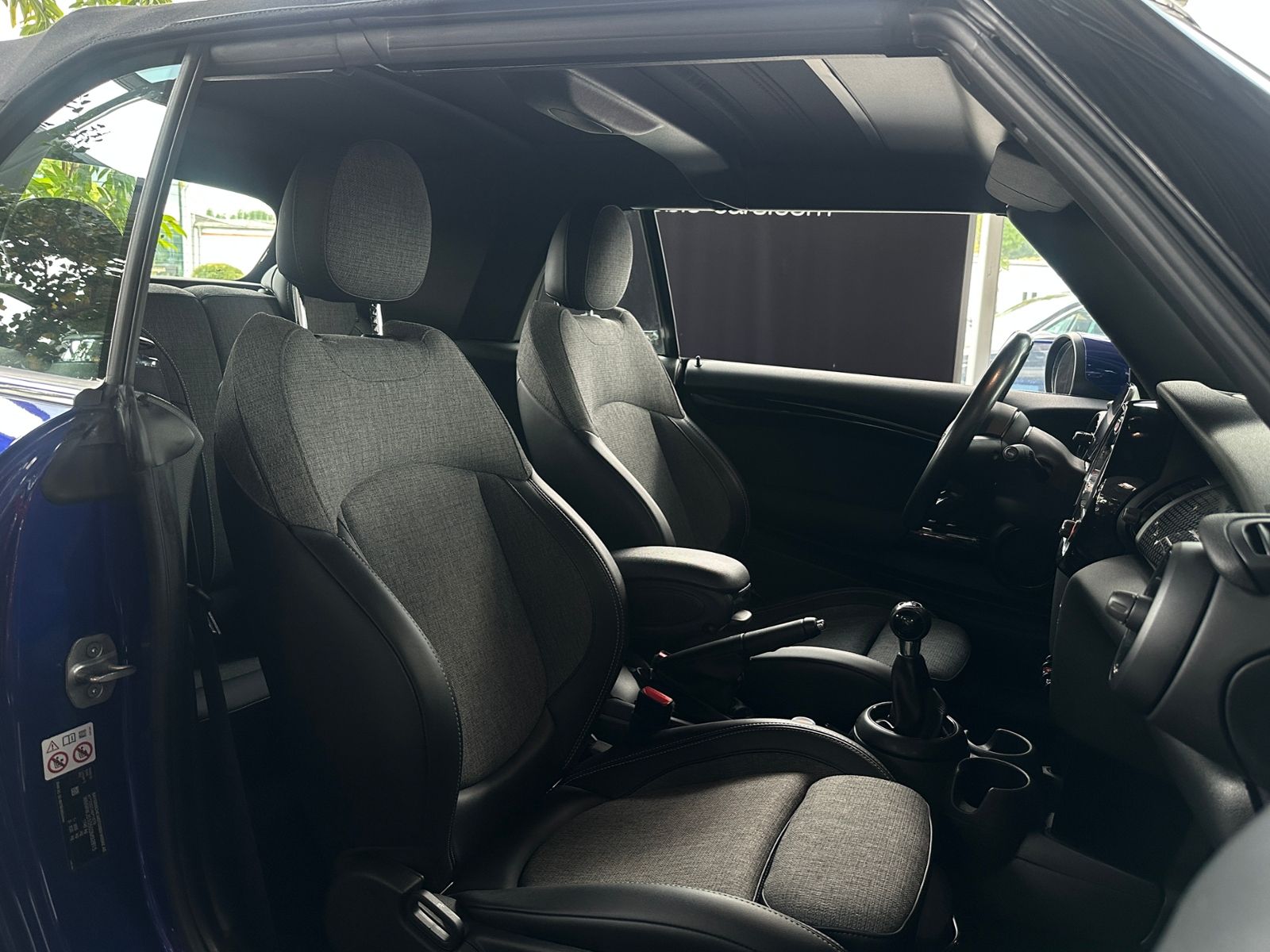 Fahrzeugabbildung MINI Cooper S Cabrio Chili LED NAVI ALU