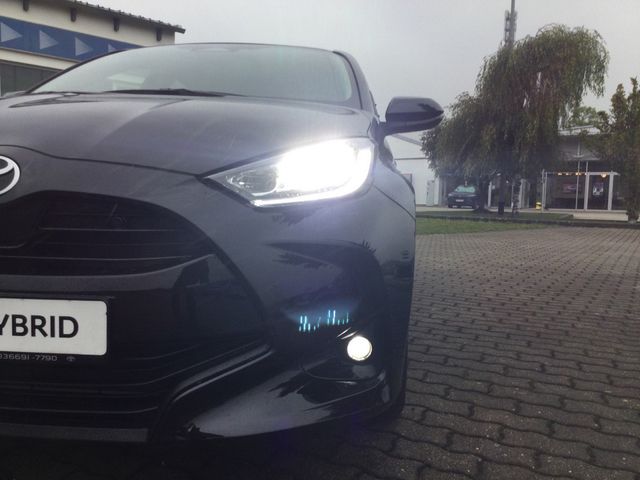 Yaris 1.5 Hybrid Style PDC SHZ KAMERA ACC LED