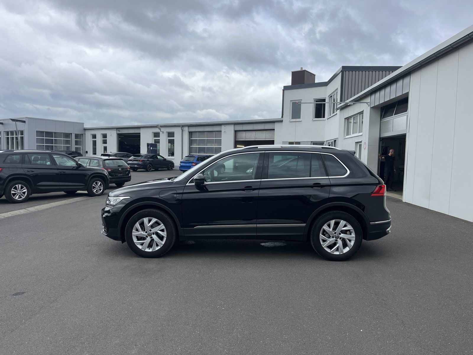 Volkswagen Tiguan 1.4 TSI e-Hybrid Elegance 156€ m.20% Anz. foto 3