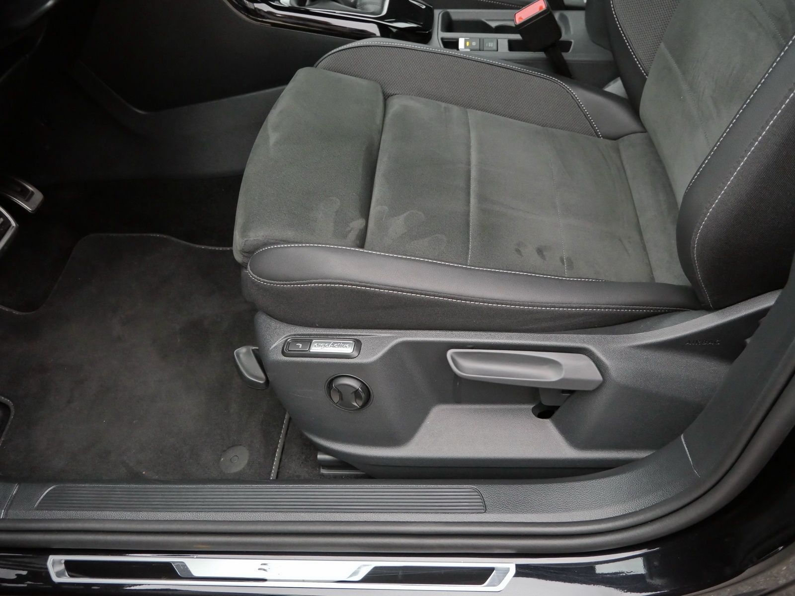 Volkswagen T-Roc - Bild 21