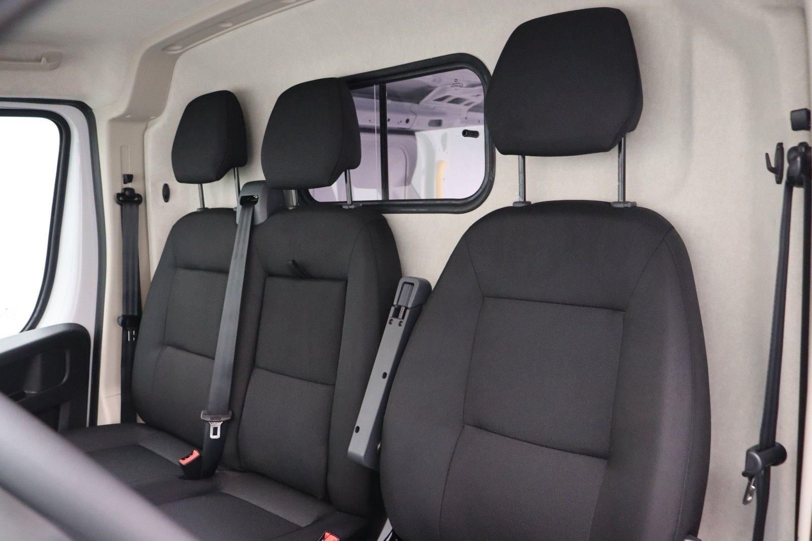 Fahrzeugabbildung Fiat Ducato Serie 2 L2H1 140MT