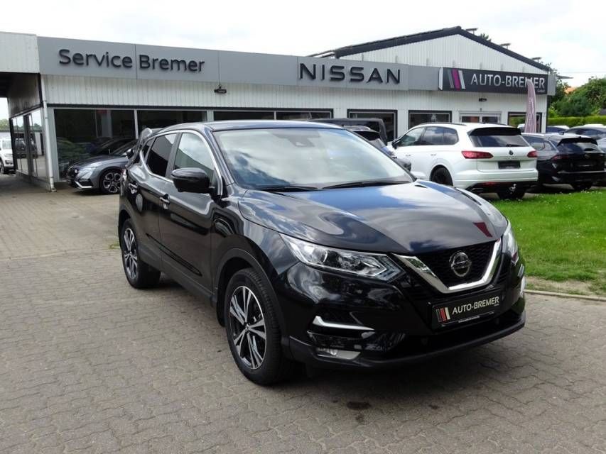 Fahrzeugabbildung Nissan Qashqai 1,3 DIG-T  N-Connecta  AHK