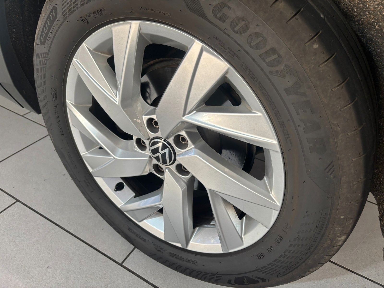 Fahrzeugabbildung Volkswagen Tiguan 2.0 TDI Life 4Motion AHK/NAVI/KAMERA/SHZ