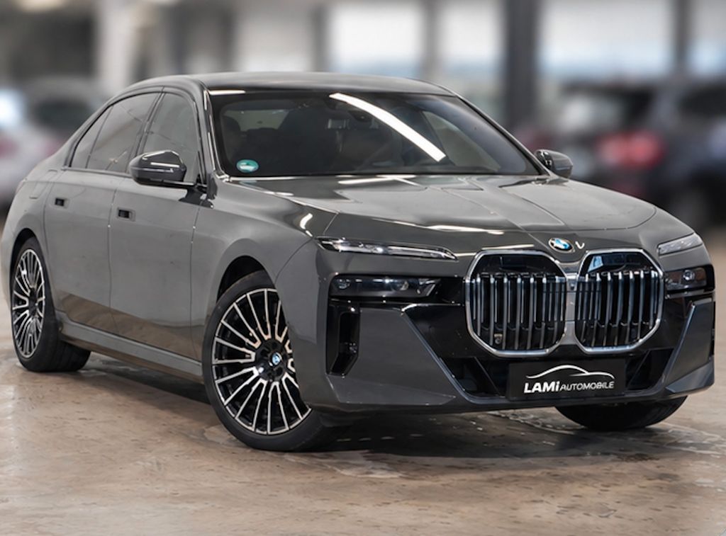 Image of BMW 740