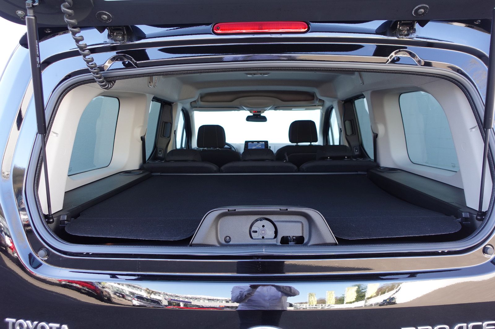 Fahrzeugabbildung Toyota Proace City Verso L2 Executive 1.2T,Navi,Kamera