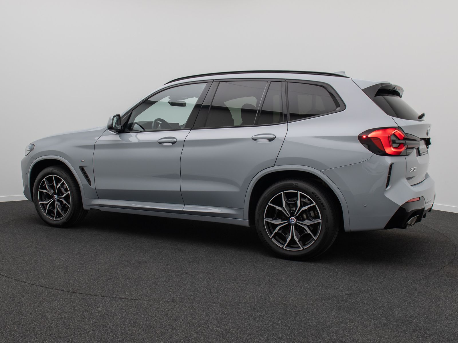 Fahrzeugabbildung BMW X3 xD20d M Sport HUD DAB H/K AHK Komfort 19Zoll