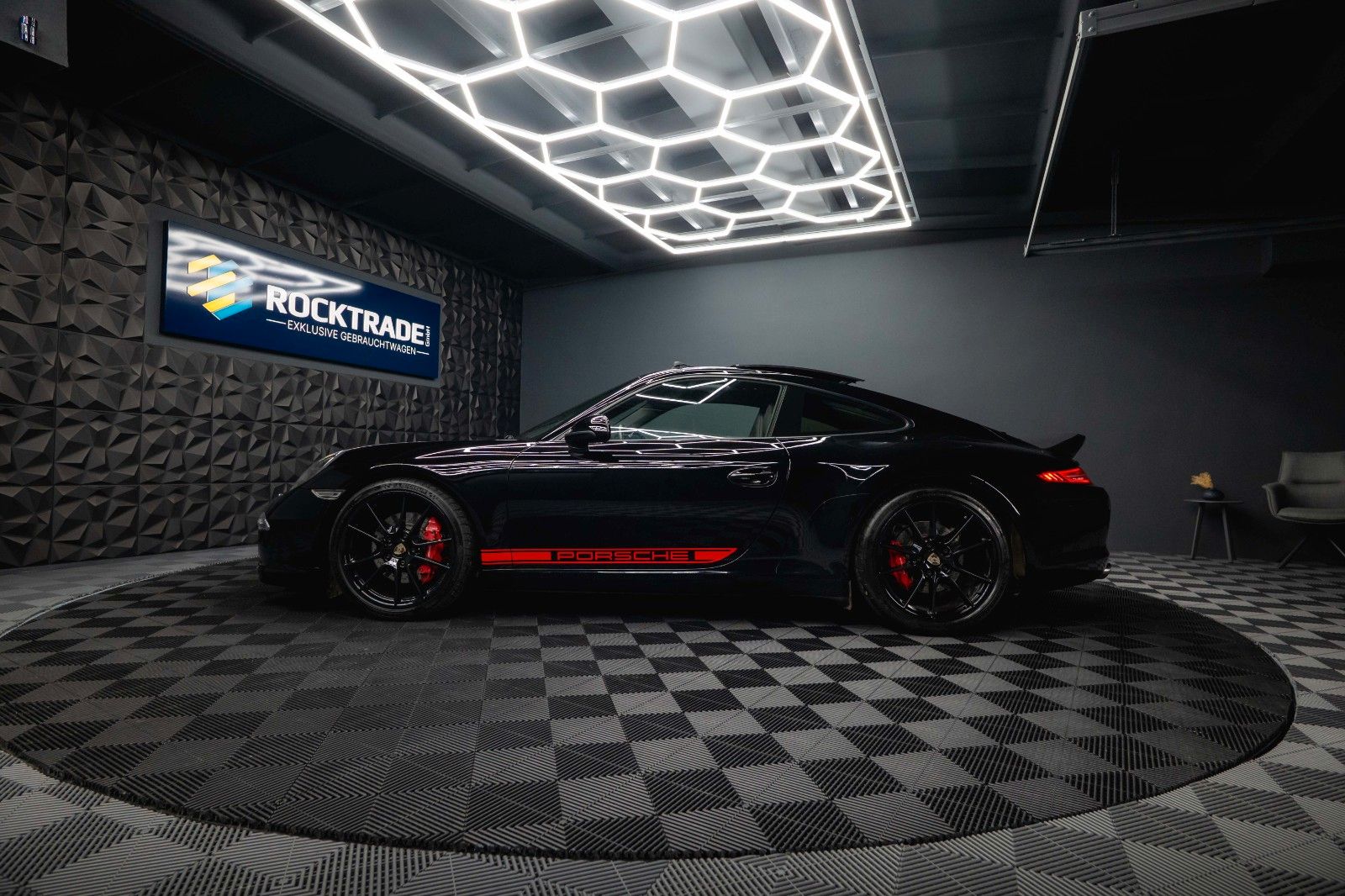 Fahrzeugabbildung Porsche 991 911 Carrera S GTS Black Design Chrono *Pano*