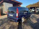 Mercedes-Benz Viano 3.0 CDI Activity lang (639.813) - blaue Mercedes-Benz Viano