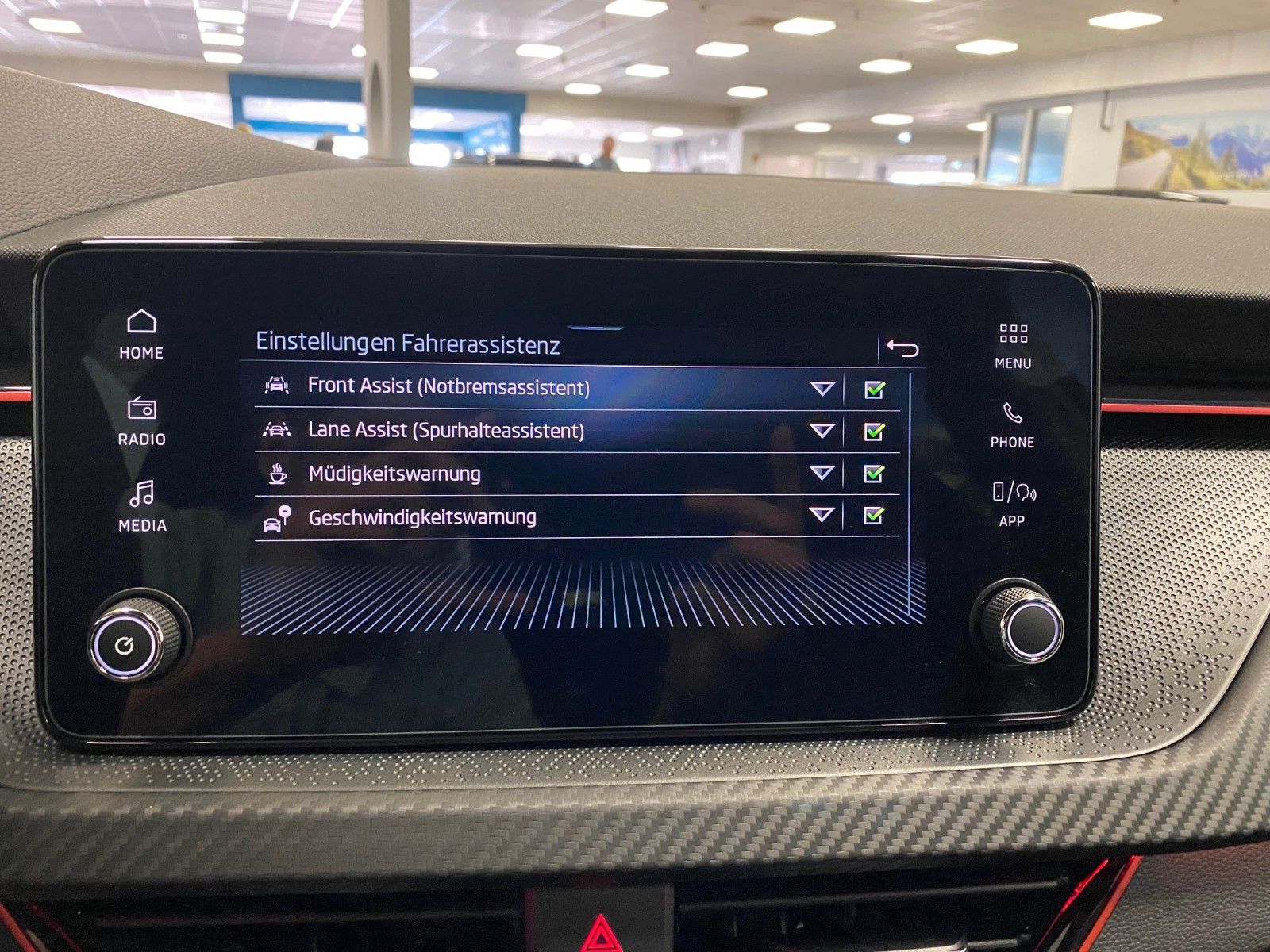 Fahrzeugabbildung SKODA Kamiq 1.5 TSI DSG Monte Carlo+MATRIX+PANORAMA+BC