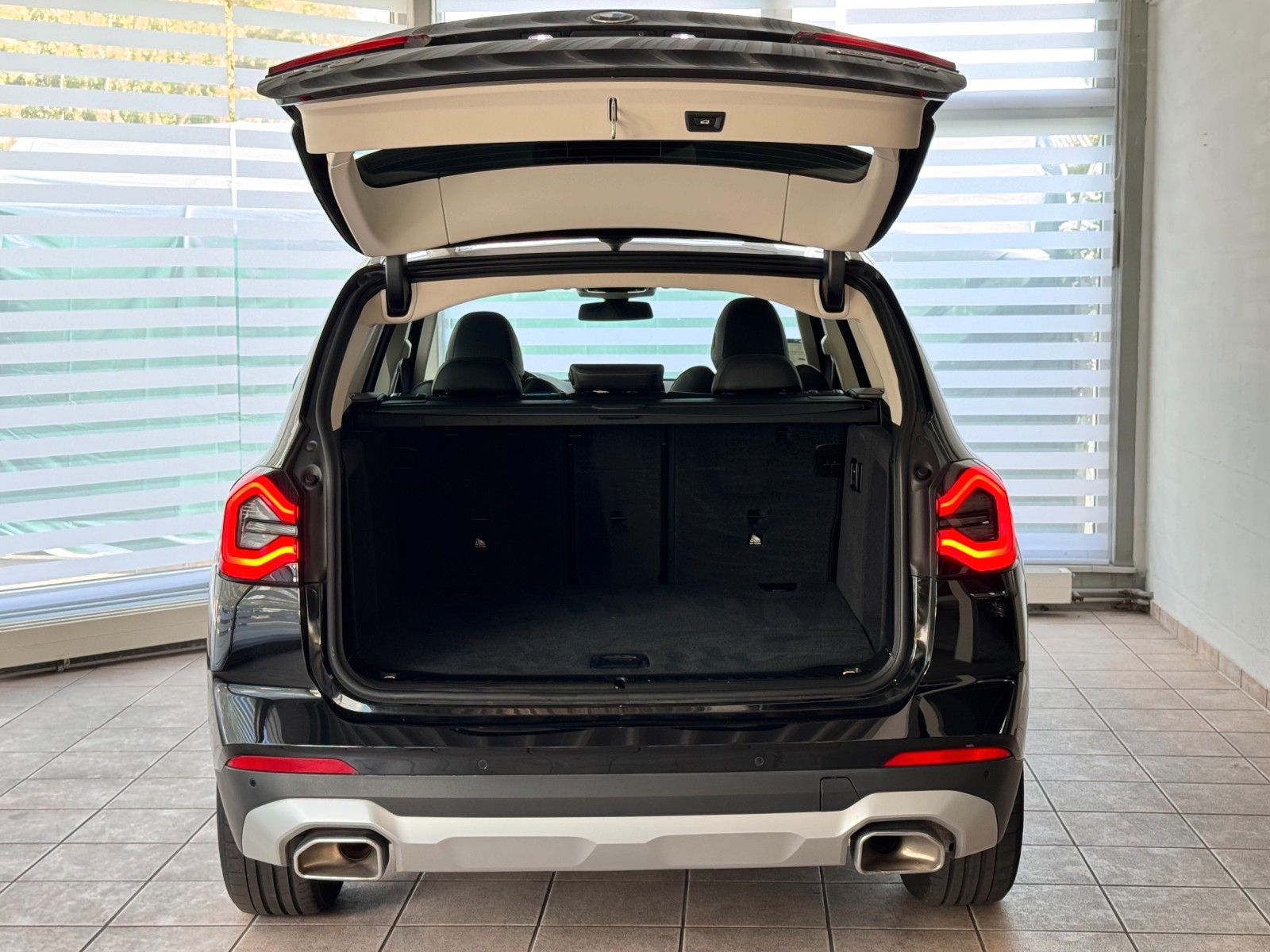 BMW X3 xD20d KAM Sportsitze HiFi StandHzg Unfallfrei foto 6